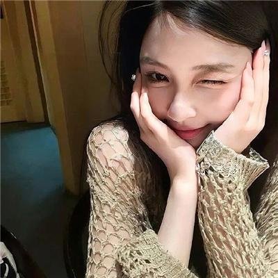 蓝与白形成的蔚蓝色
